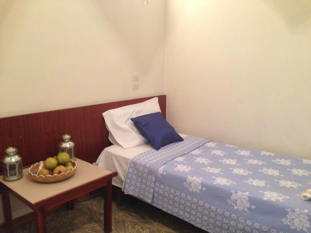 Noufara Hotel Kamena Vourla Quarto foto