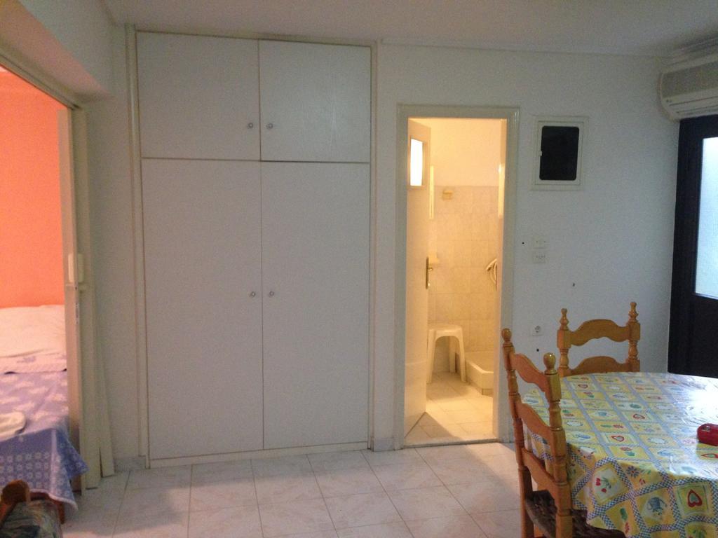 Noufara Hotel Kamena Vourla Quarto foto