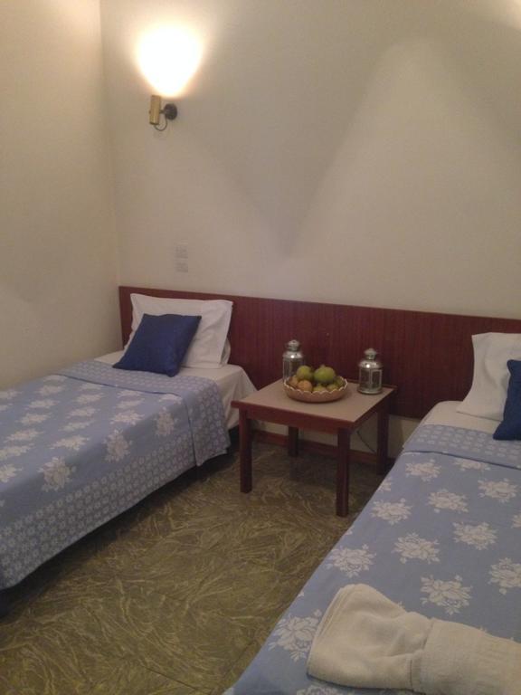 Noufara Hotel Kamena Vourla Quarto foto